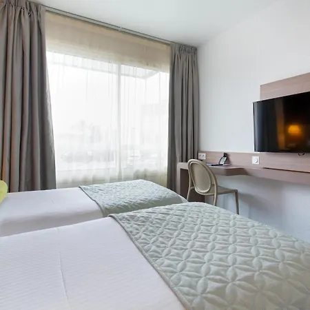 Western La Marina Hotel 4*