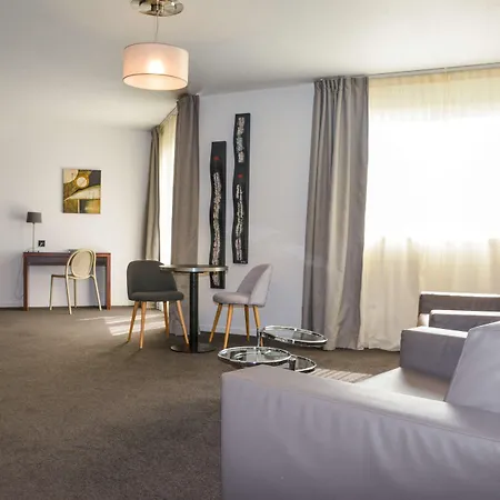 Western La Marina 4*